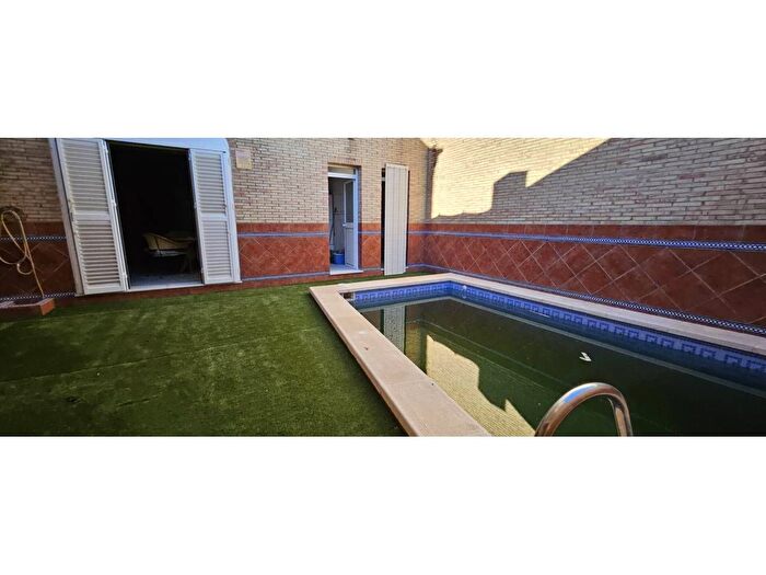 Casas en venta y pisos alquiler - 1