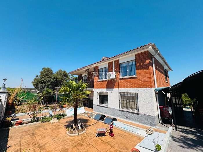 Casa en venta en Cardiel de los Montes, Toledo de 5 habitaciones
