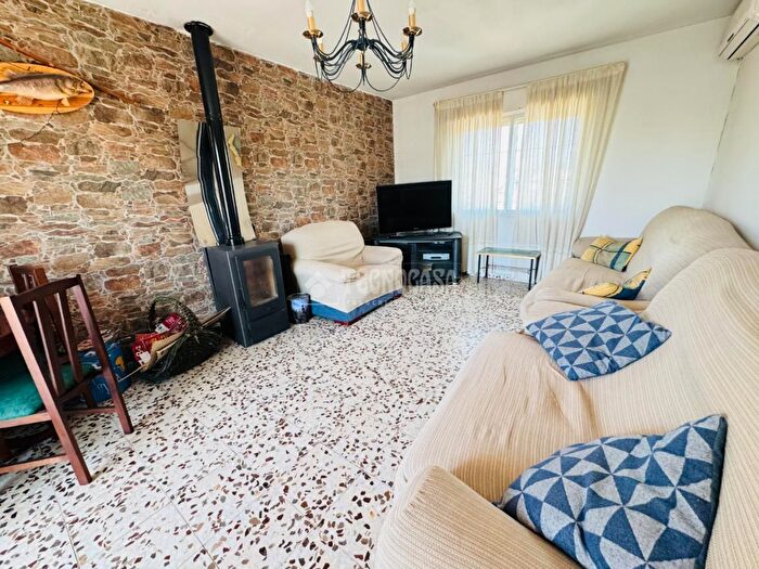 Casas en venta y pisos alquiler - 3