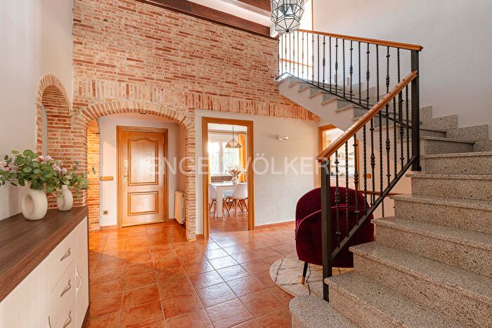 Casas en venta y pisos alquiler - 3