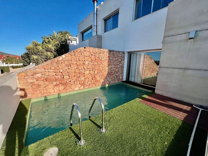 Casas en venta y pisos alquiler - 2
