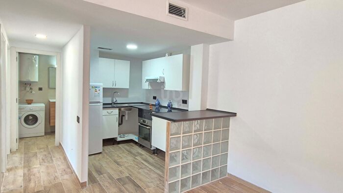 Casas en venta y pisos alquiler - 2