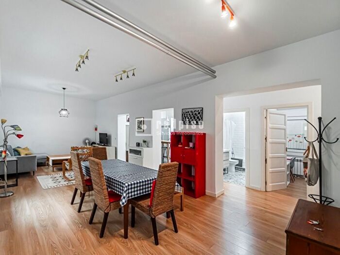 Casas en venta y pisos alquiler - 1