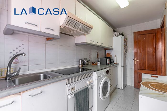 Casas en venta y pisos alquiler - 3