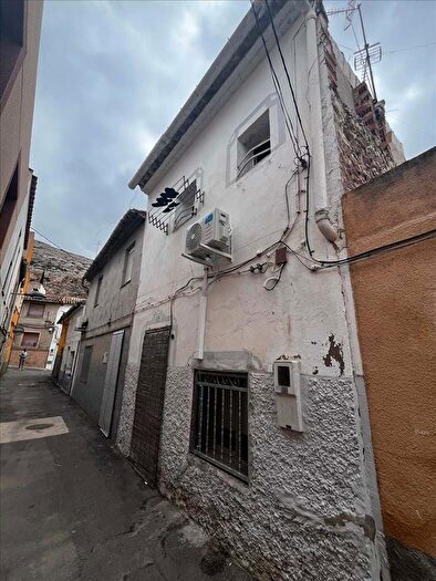 Casas en venta y pisos alquiler - 1