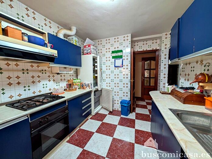 Casas en venta y pisos alquiler - 3