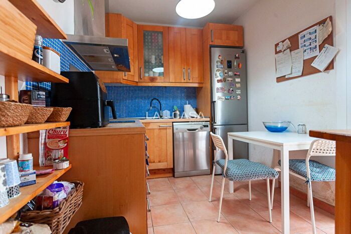 Casas en venta y pisos alquiler - 3