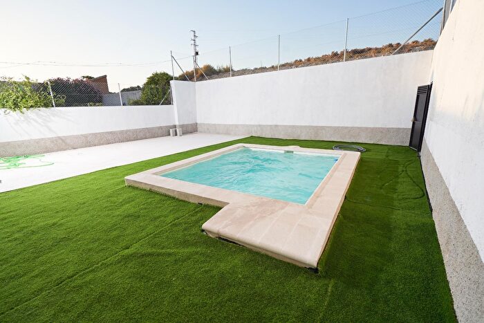 Casa en venta en Baza, Granada de 5 habitaciones