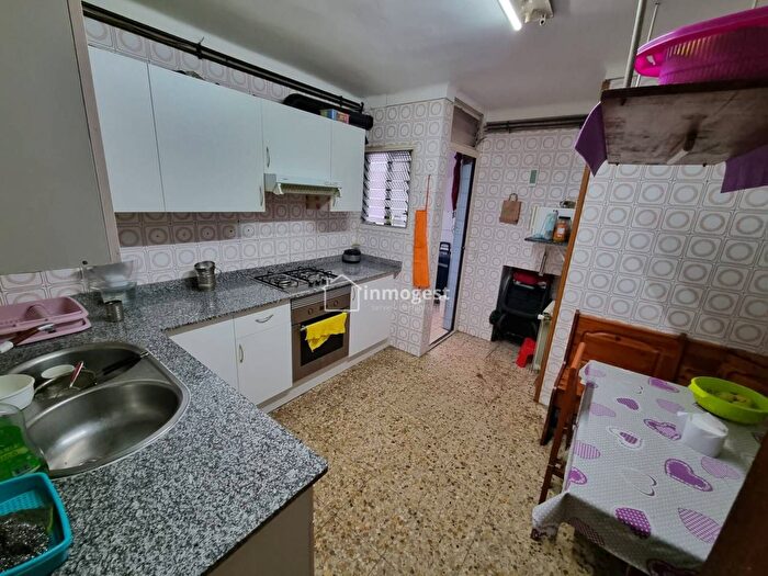 Casas en venta y pisos alquiler - 3