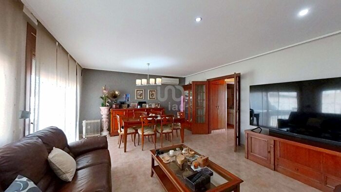 Casas en venta y pisos alquiler - 1