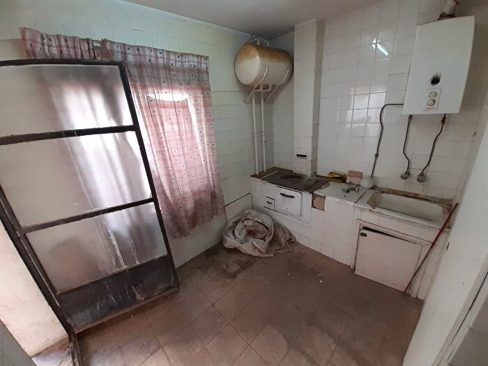 Casas en venta y pisos alquiler - 2