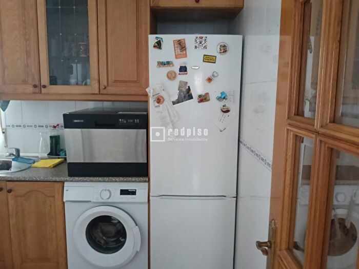 Casas en venta y pisos alquiler - 3