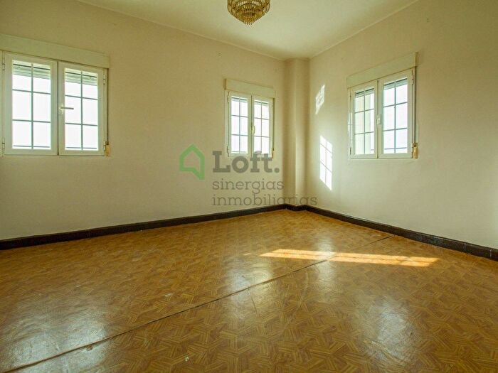 Casas en venta y pisos alquiler - 3