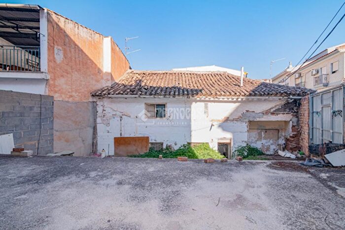 Casas en venta y pisos alquiler - 3