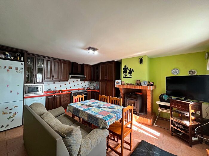 Casas en venta y pisos alquiler - 3