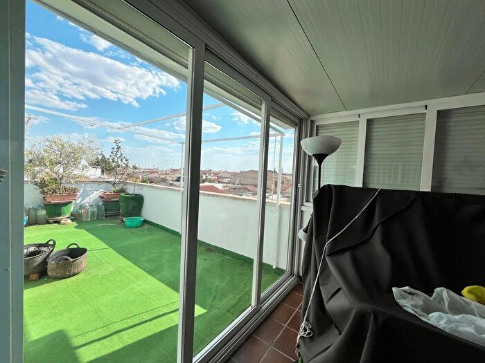 Casas en venta y pisos alquiler - 1