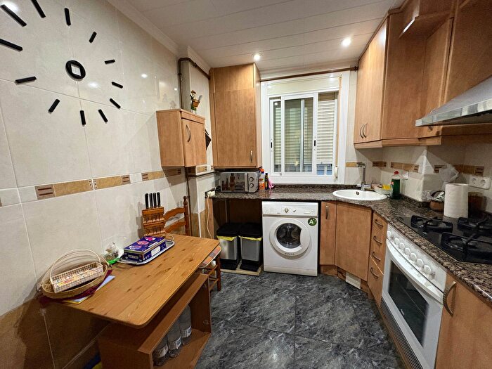 Casas en venta y pisos alquiler - 1