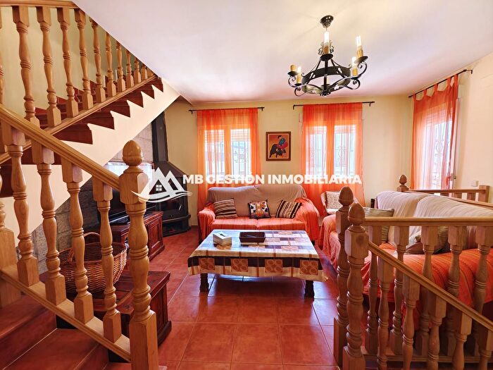 Casas en venta y pisos alquiler - 1