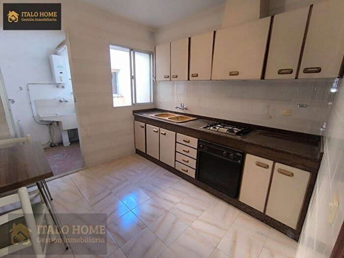 Casas en venta y pisos alquiler - 3