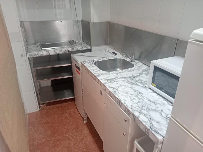 Casas en venta y pisos alquiler - 3