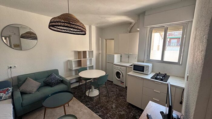 Casas en venta y pisos alquiler - 1