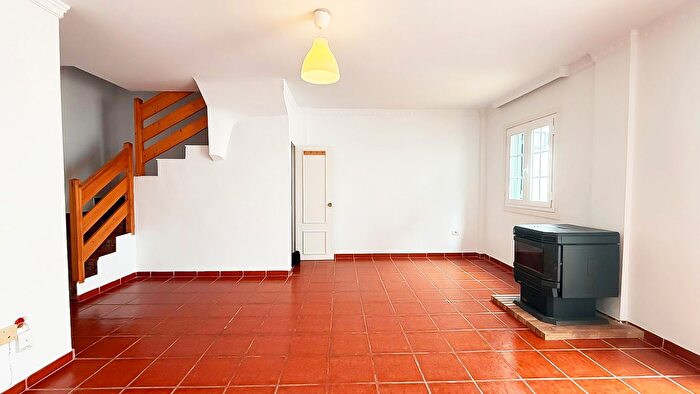 Casas en venta y pisos alquiler - 3