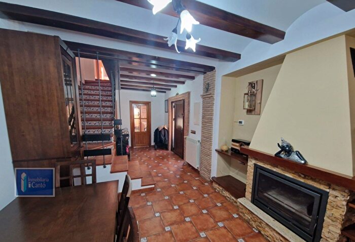 Casas en venta y pisos alquiler - 1