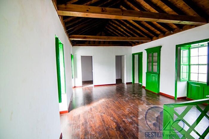 Casas en venta y pisos alquiler - 3