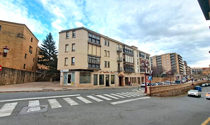 Casas en venta y pisos alquiler - 1