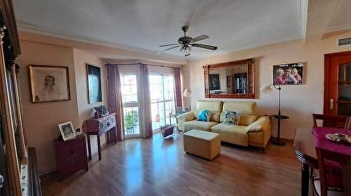 Piso en venta en Triana, Triana Oeste de 4 habitaciones