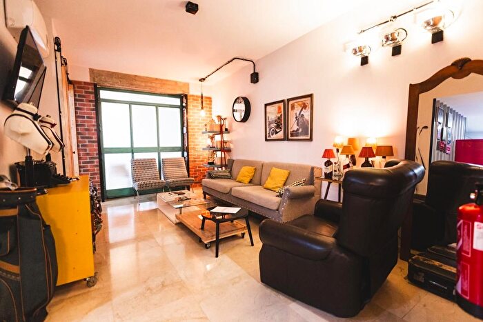 Casas en venta y pisos alquiler - 1