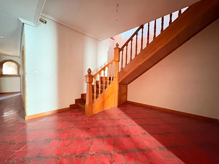 Casas en venta y pisos alquiler - 3