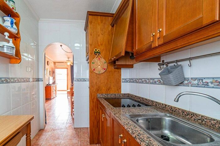 Casas en venta y pisos alquiler - 3
