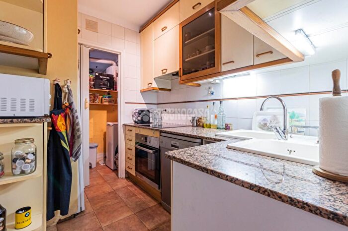 Casas en venta y pisos alquiler - 3
