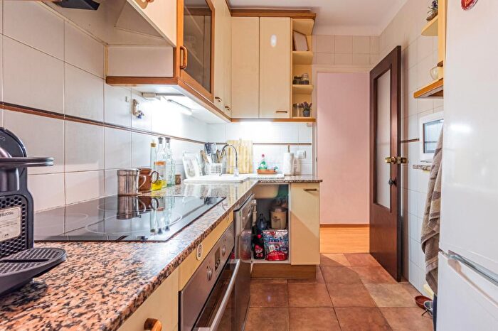 Casas en venta y pisos alquiler - 2