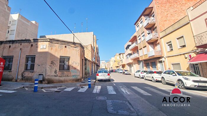 Casas en venta y pisos alquiler - 3