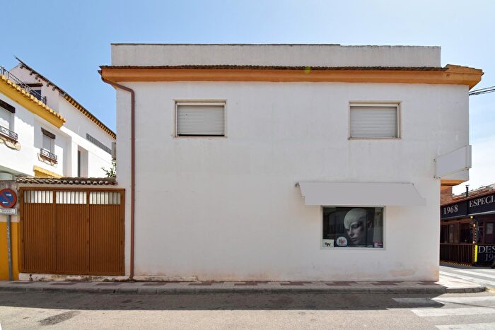 Casas en venta y pisos alquiler - 1