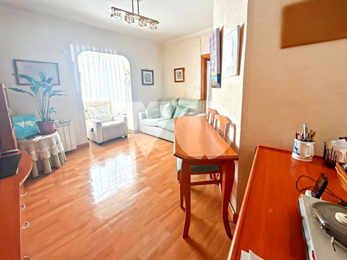 Casas en venta y pisos alquiler - 1