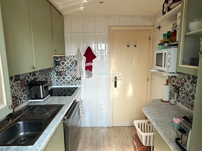 Casas en venta y pisos alquiler - 2