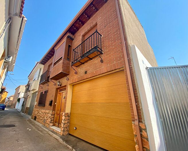 Casas en venta y pisos alquiler - 1