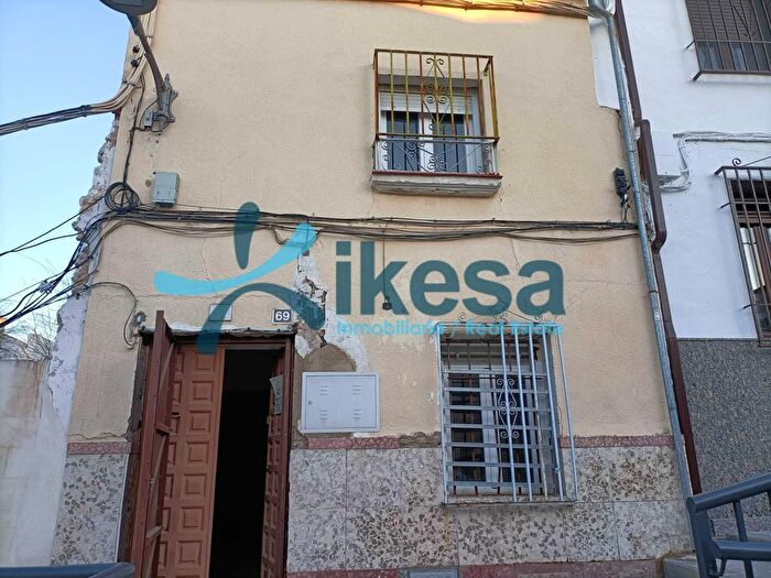 Casas en venta y pisos alquiler - 1