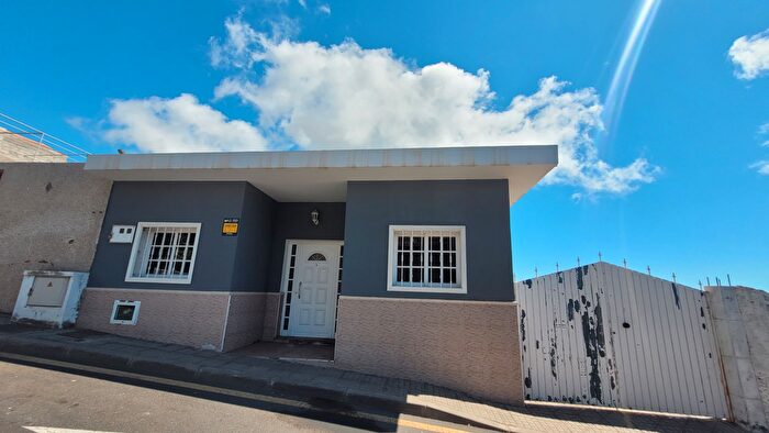Casa en venta en Chío, Guía de Isora de 3 habitaciones