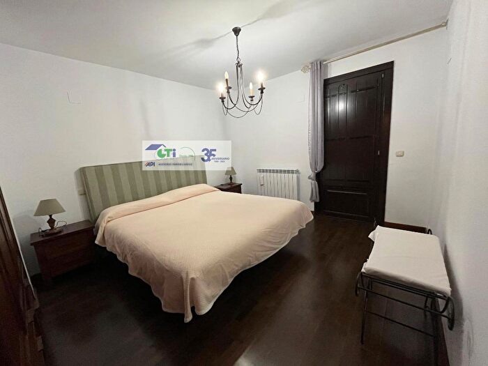 Casas en venta y pisos alquiler - 3