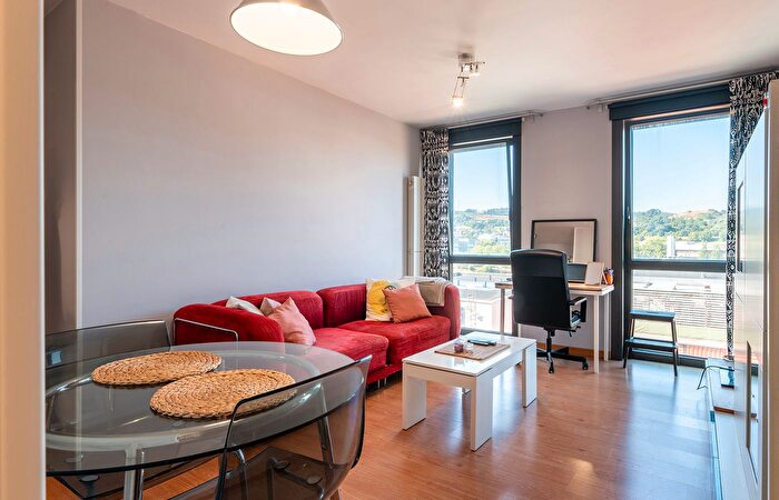 Casas en venta y pisos alquiler - 1