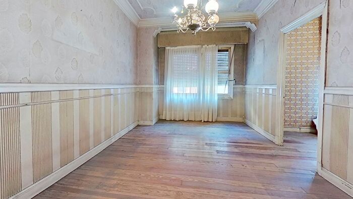 Casas en venta y pisos alquiler - 2
