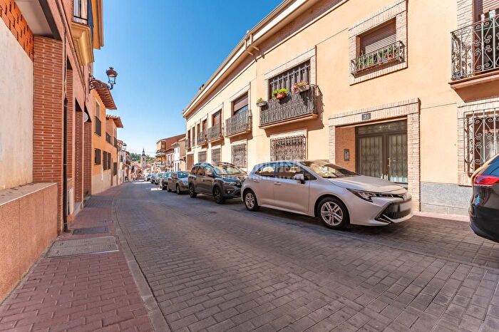 Casas en venta y pisos alquiler - 1