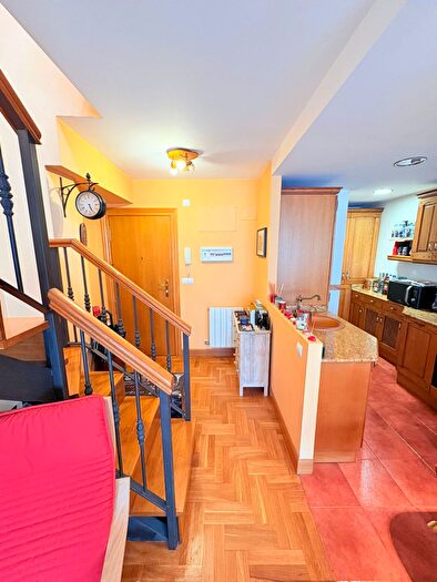 Casas en venta y pisos alquiler - 3