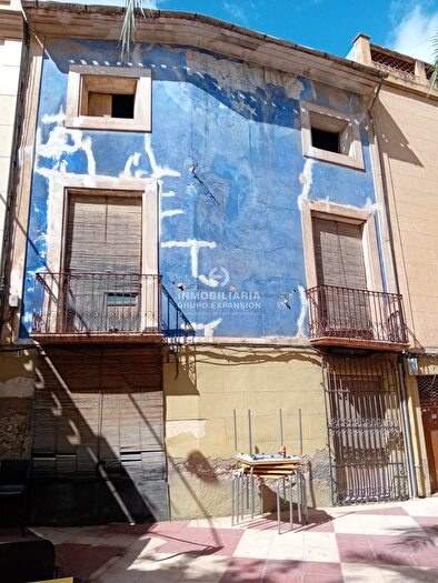 Casas en venta y pisos alquiler - 1