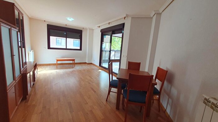 Casas en venta y pisos alquiler - 1