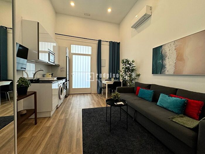 Casas en venta y pisos alquiler - 1